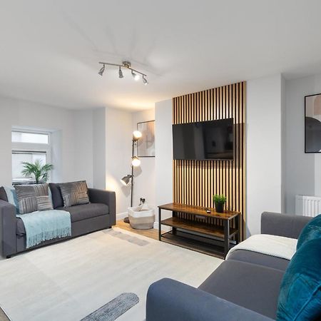 Luxury Lower-Level One Bed Apt Leeds  Exterior photo